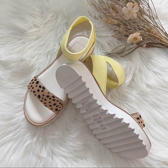 Dolce Vita Franz Platform Sandal - Picture 6 of 7